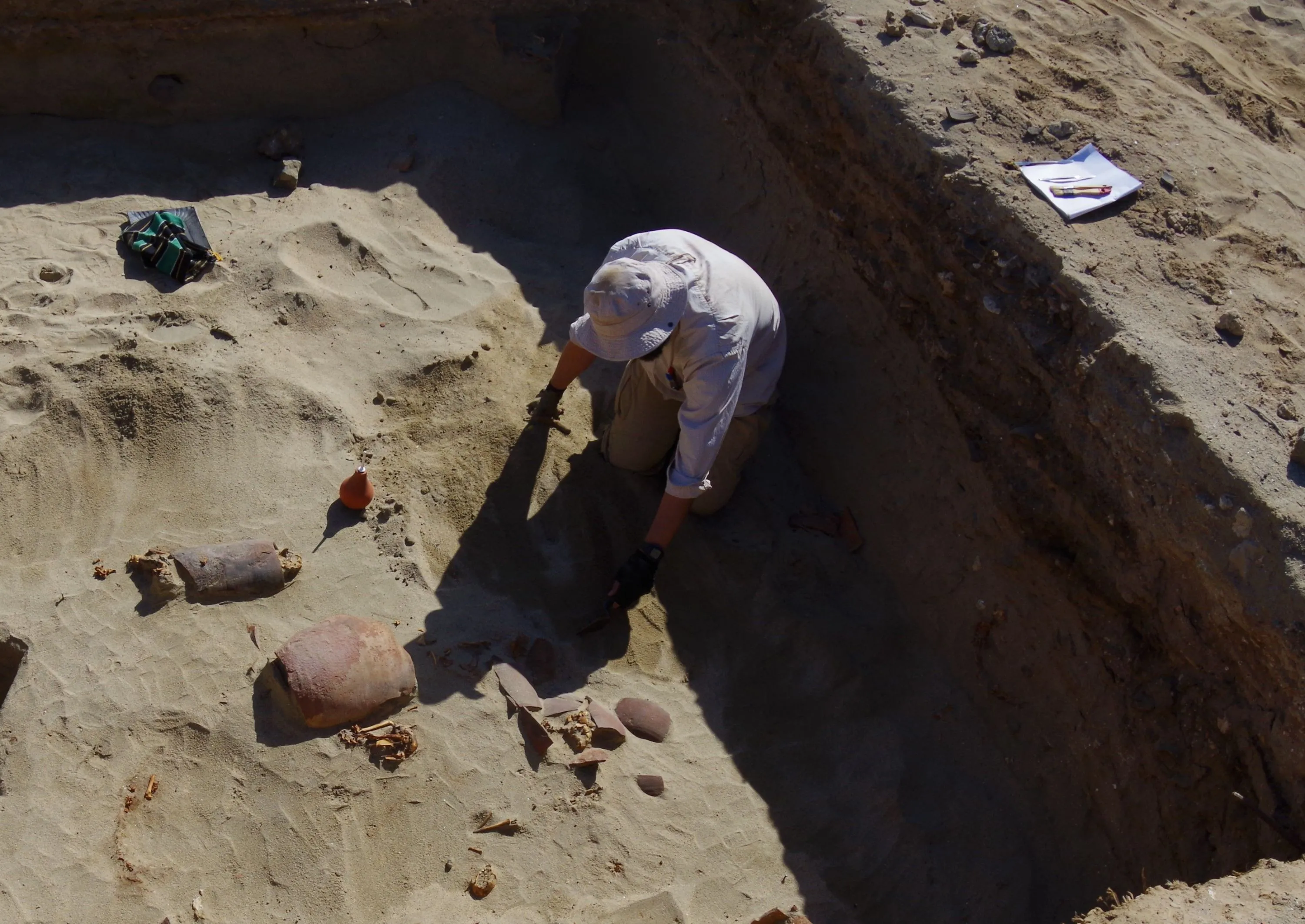Wykopaliska na terenie cmentarzyska zwierząt. Fot. M. Osypińska 