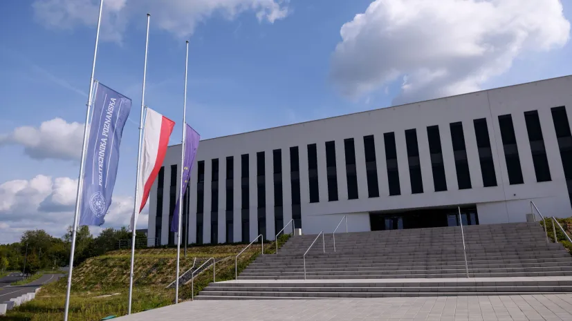 13.09.2021. Budynek Politechniki Poznańskiej. PAP/Jakub Kaczmarczyk