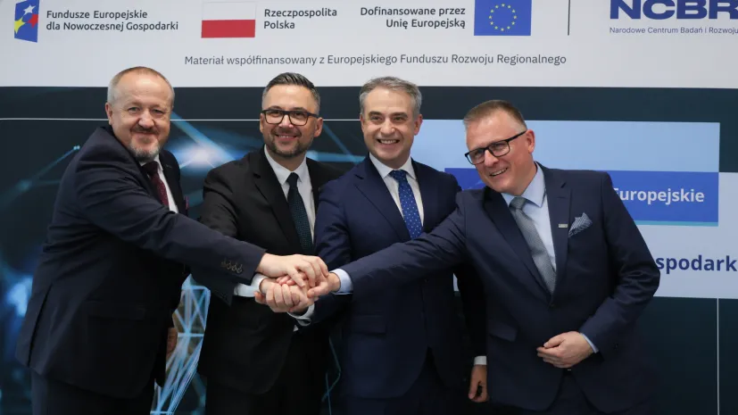 Warszawa, 17.10.2025. Wicepremier, minister cyfryzacji Krzysztof Gawkowski (2P), minister nauki i szkolnictwa wyższego Marcin Kulasek (2L), p.o. prezesa PARP Krzysztof Gulda (P) i dyrektor Narodowego Centrum Badań i Rozwoju prof. dr hab. inż. Jerzy Małachowski (L) podczas konferencji prasowej nt. &quot;Technologie krytyczne dla Polski i Unii Europejskiej. Program STEP na rzecz strategicznych innowacji&quot;, 17 bm. w Narodowym Centrum Badań i Rozwoju w Warszawie. (sko) PAP/Paweł Supernak