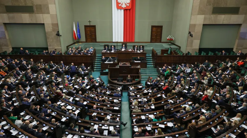 27.02.2026. Posłowie na sali obrad Sejmu. PAP/Paweł Supernak