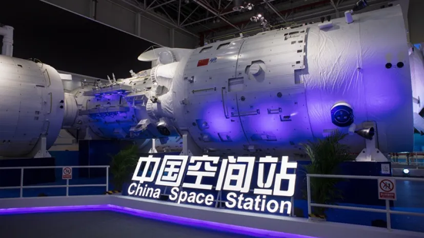 Pełnoskalowy model chińskiej stacji kosmicznej pokazany na wystawie podczas 14 China International Aviation and Aerospace Exhibition; Adobe Stock