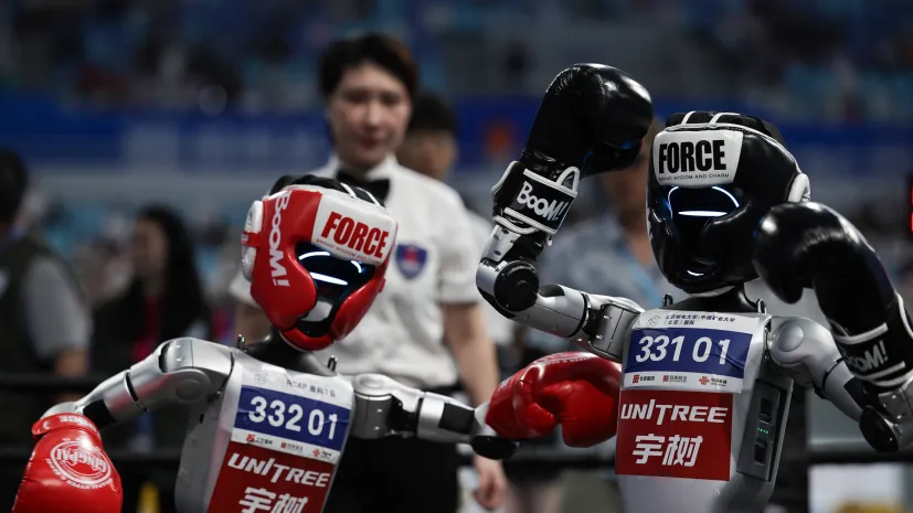 Pekin (Chiny) 16.08.025. Turniej walk robotów humanoidalnych, fot. PAP/EPA/ANDRES MARTINEZ CASARES